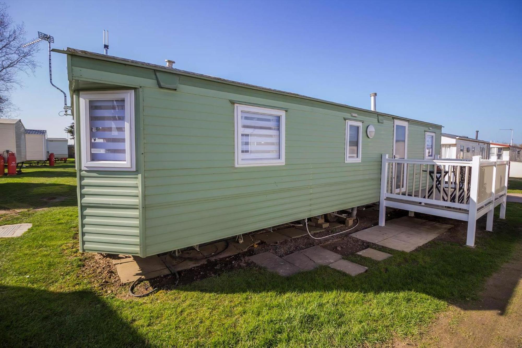Campsite Cosy Caravan By The Sea At California Cliffs Holiday Park In Norfolk Ref 50006c